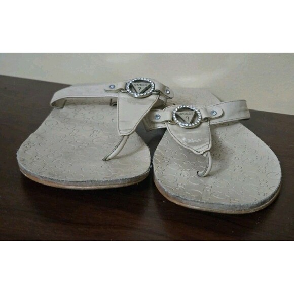 Guess T-Strap Thong Sandals Flip Flops Flats Beige Cream Tan Logos Womens Size 7 - Picture 3 of 10